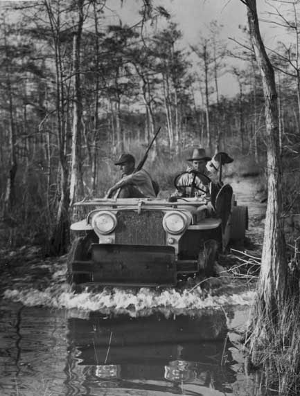 Hunters riding swamp buggy. 1953. HMSF, Miami News Collection. 1989-011-13388