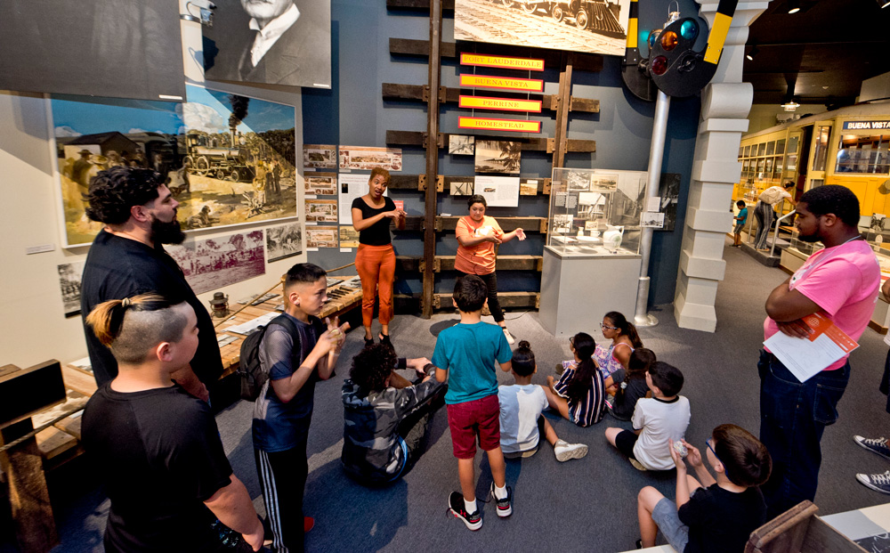 tour in museum with children