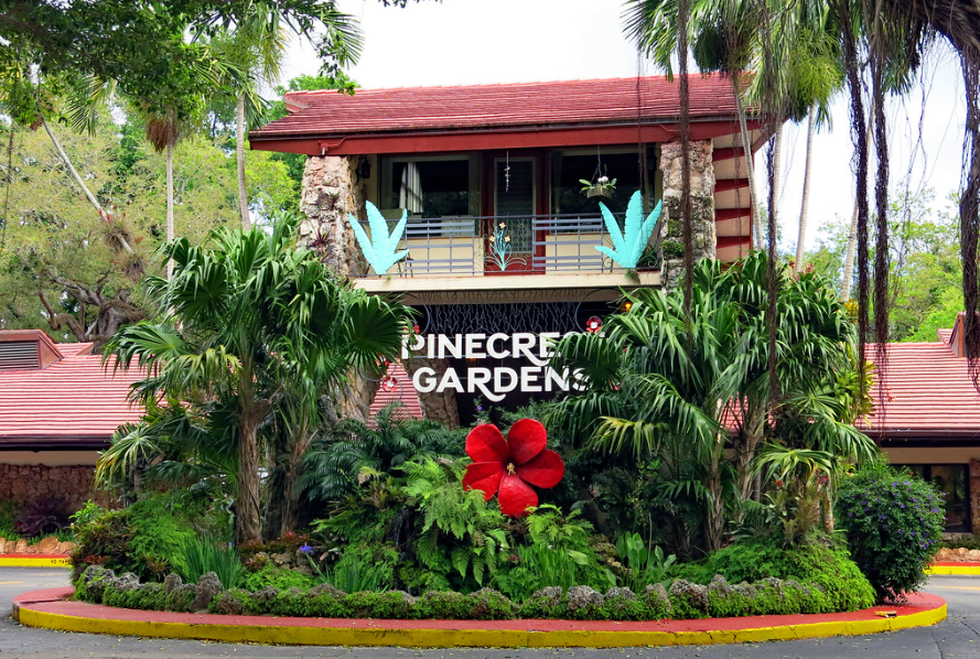 Front entrance of Pinecrest Gardens